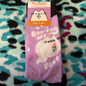 Pusheen fall 2021 box exclusive ghost crew socks